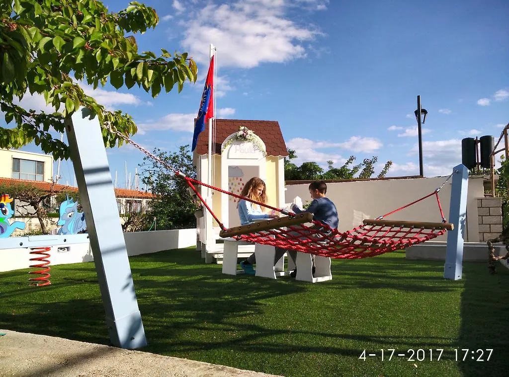 Apartments Gina Trogir