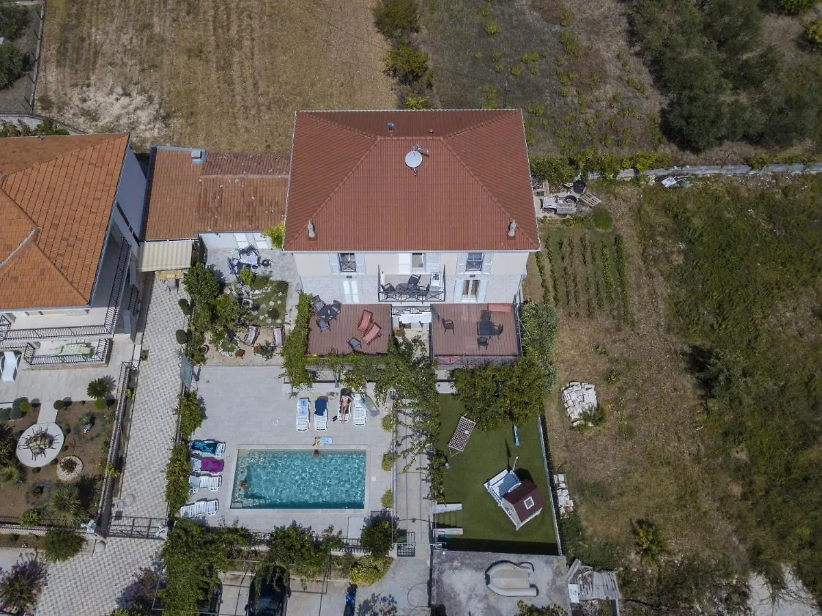 Apartments Gina Trogir 0*,  Kroatië