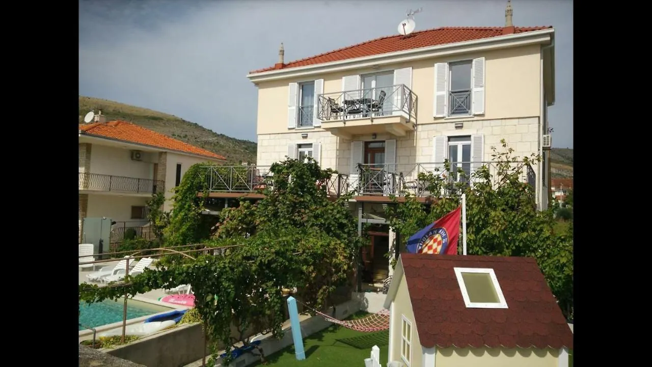 Apartments Gina Trogir Kroatië