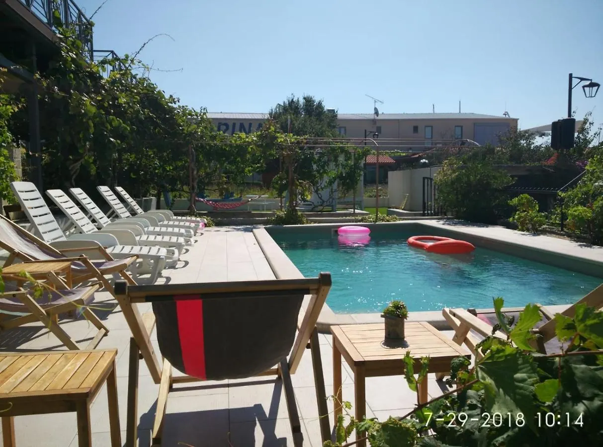 Apartments Gina Trogir 0*,
