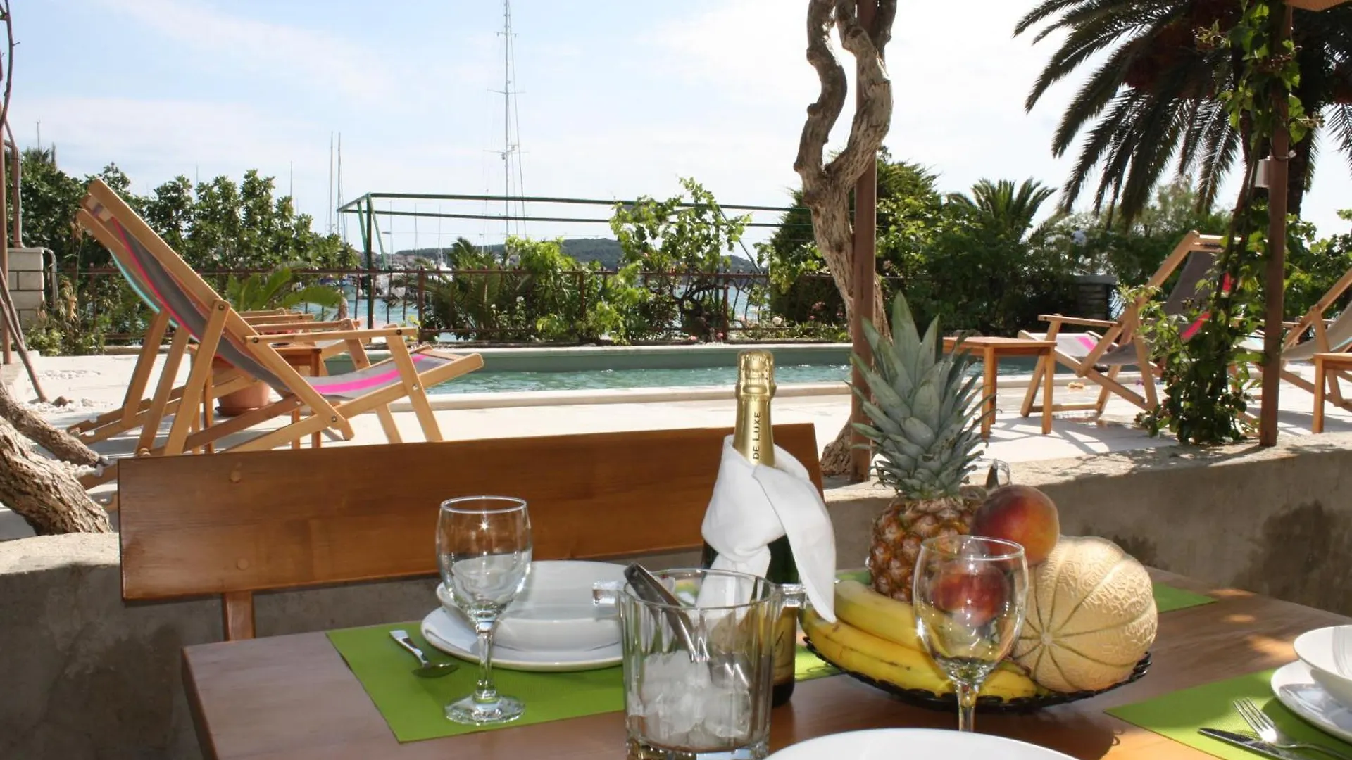Apartments Gina Trogir 0*,  Kroatië