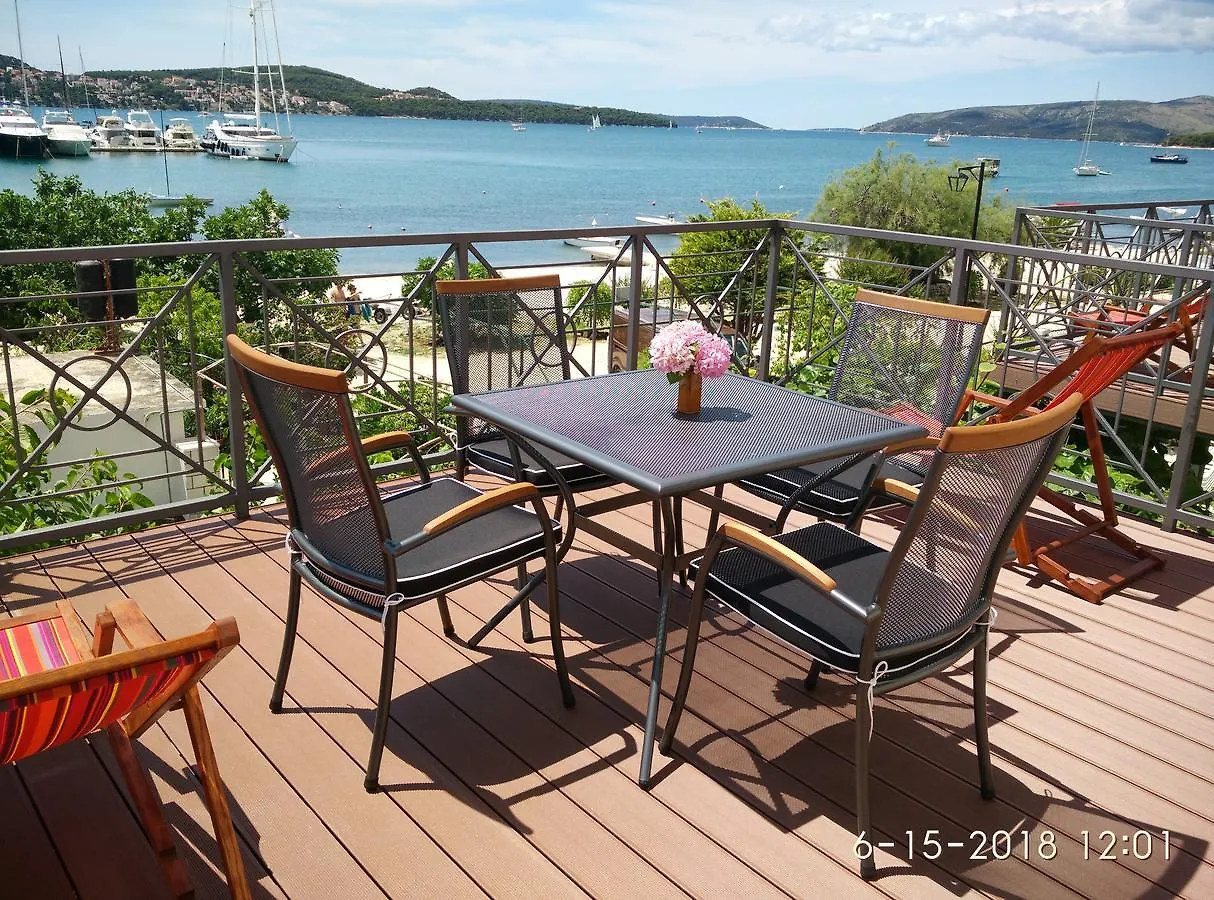 Apartments Gina Trogir
