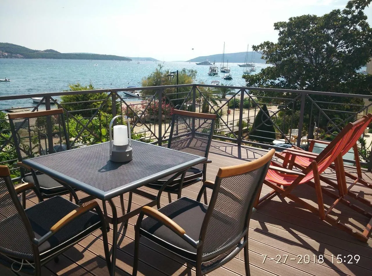 Apartments Gina Trogir